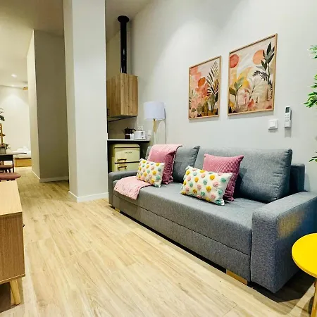 Apartman Cozy & Stylish Flat Close To Center
