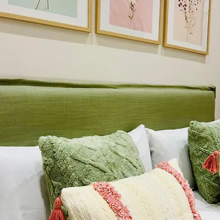 Cozy & Stylish Flat Close To Center 公寓 *