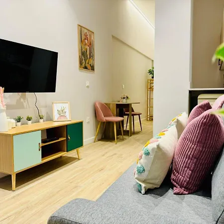 Cozy & Stylish Flat Close To Center Apartman *