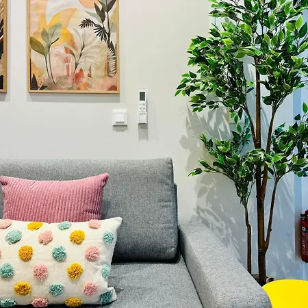 Cozy & Stylish Flat Close To Center 瓦伦西亚