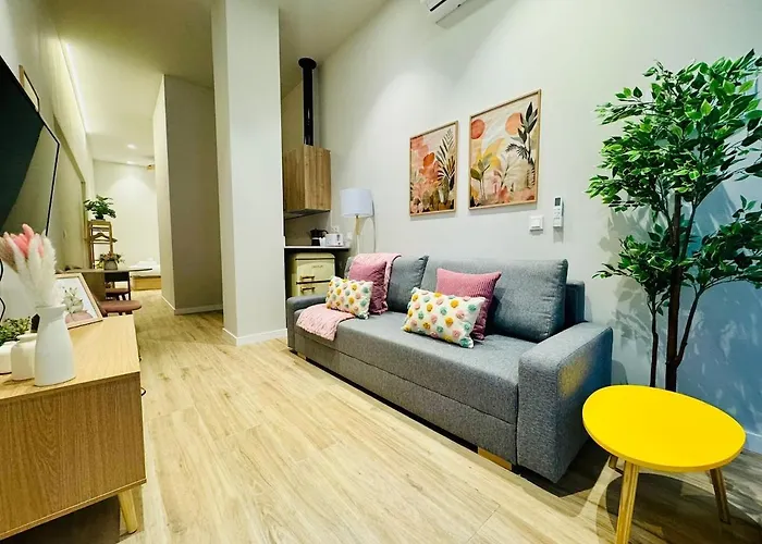 Cozy & Stylish Loft Near Center Appartamento Valenza