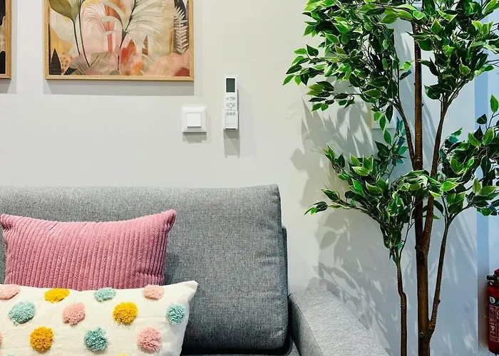 Cozy & Stylish Loft Near Center Valenza